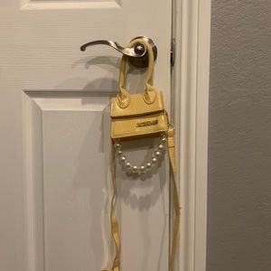 yellow jacquemus bag